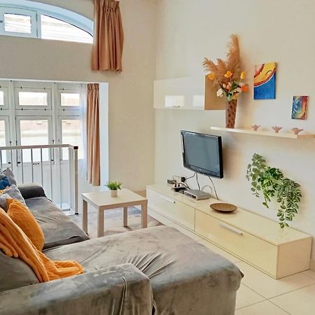 Modern Apartment In The Heart Of Sliema Steps From The Seafront Kültér fotó